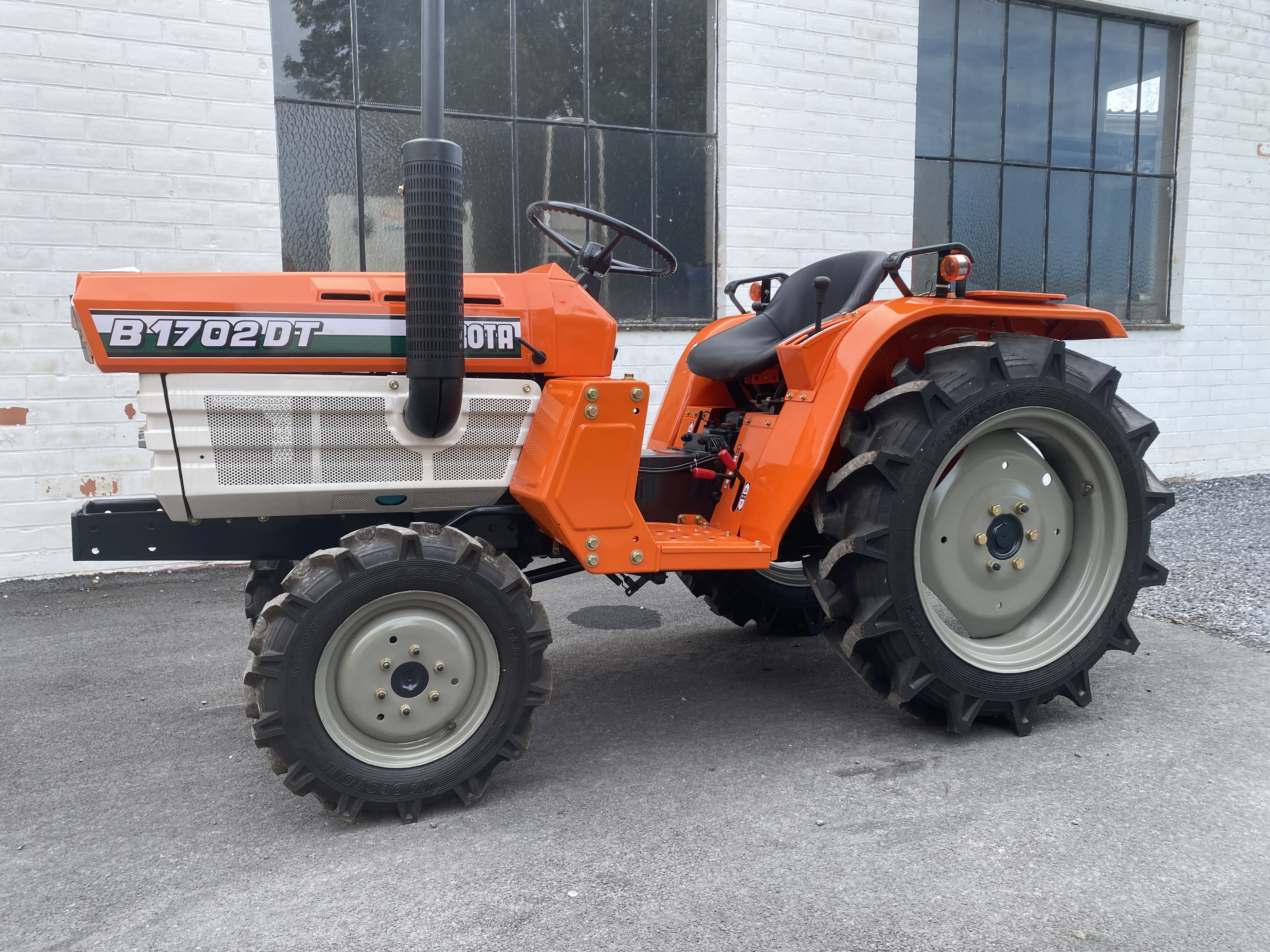 Kubota B1702DT
